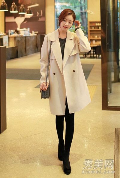 风衣搭配连衣裙，打造韩剧风格