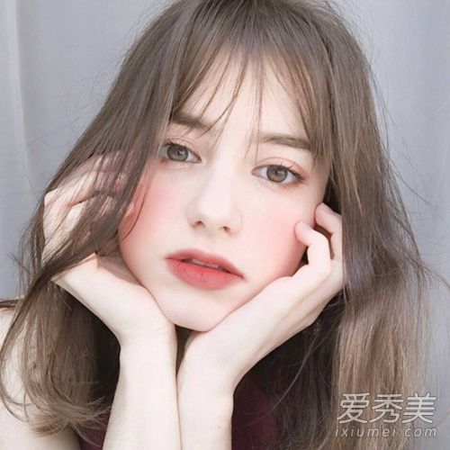 改变发型是一场漫长的斗争?漂亮又受欢迎的女孩发型