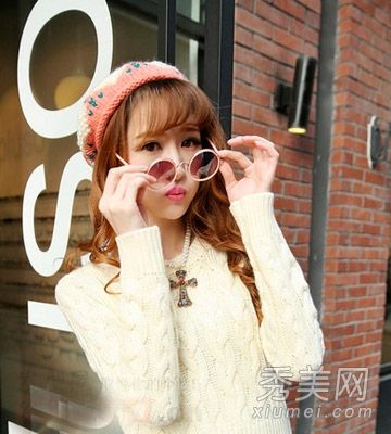 对于长着大脸盘的女孩来说，8种卷曲的发型被推荐给迷人和超级迷人的眼睛。