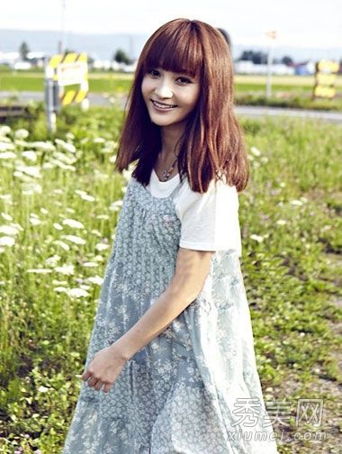 姚迪、杨蜜展示时尚瘦脸和梨花发型