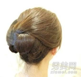 复古范晚餐变成迷人的女神