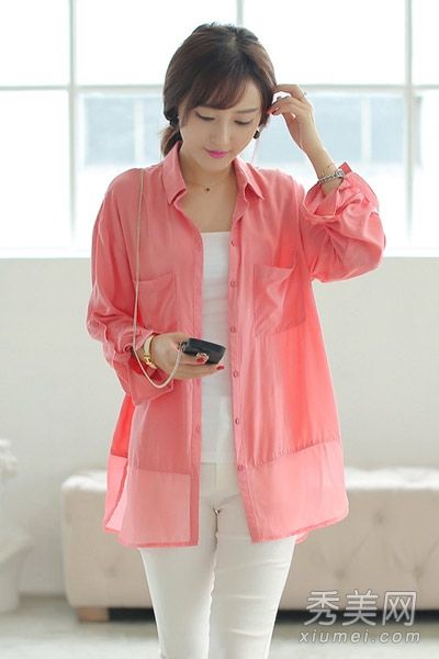 雪纺衬衫是秋装中最优雅的搭配必备服装