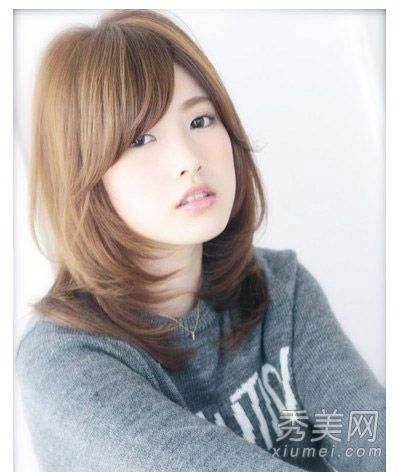 圆脸妹妹适合什么发型?11种快速烫发小v型脸