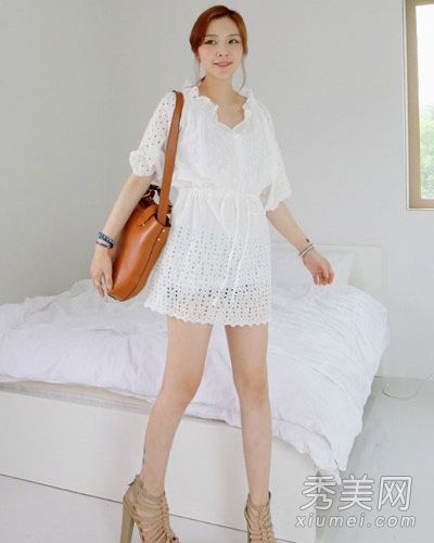 蕾丝雪纺连衣裙女士穿着优雅气质