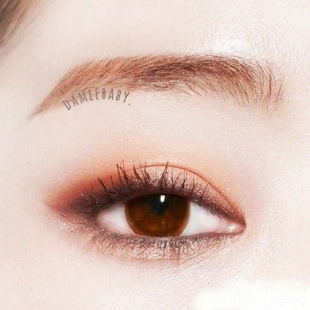 秋冬浪漫桃花眼彩妆画教程细节
