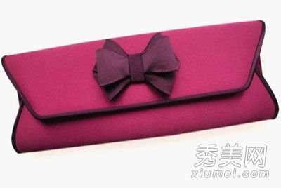 欧美大牌捧包名媛光环不能捧