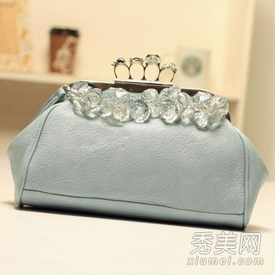 这个季节给犯人“打包”就是给犯人“上色”到底