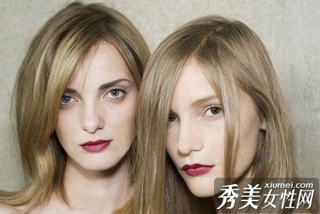 冬妆洋溢着春节的含义。