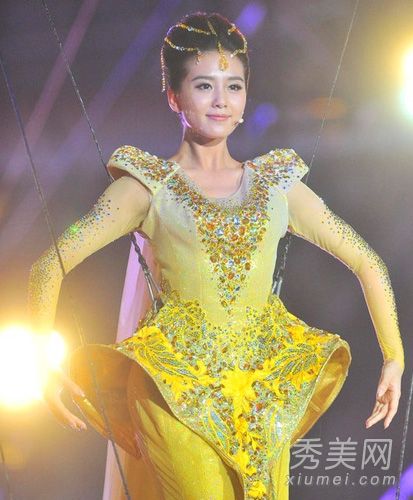 金鹰女神刘师师经典优雅发型目录