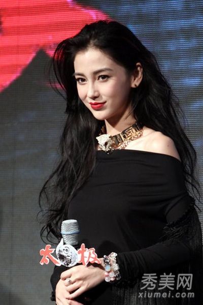 时尚倒置东方黑发成为明星的最爱