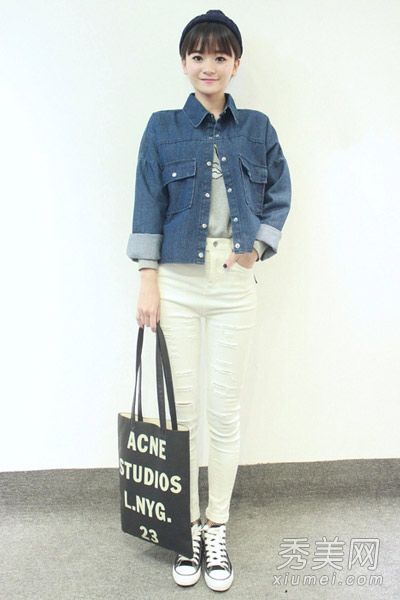 秋装的搭配技巧让你身材高挑。