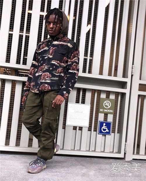 Yeezy boost 700全新配色细节