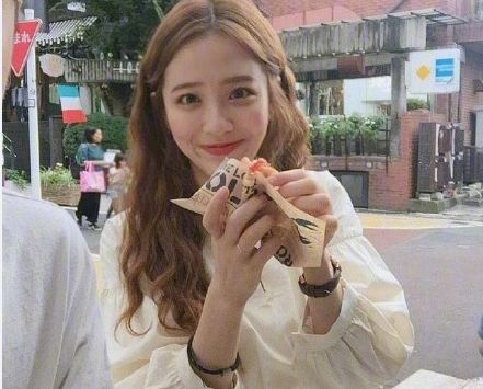 蜂蜜茶色头发照片女性,蜂蜜茶色头发如何染色