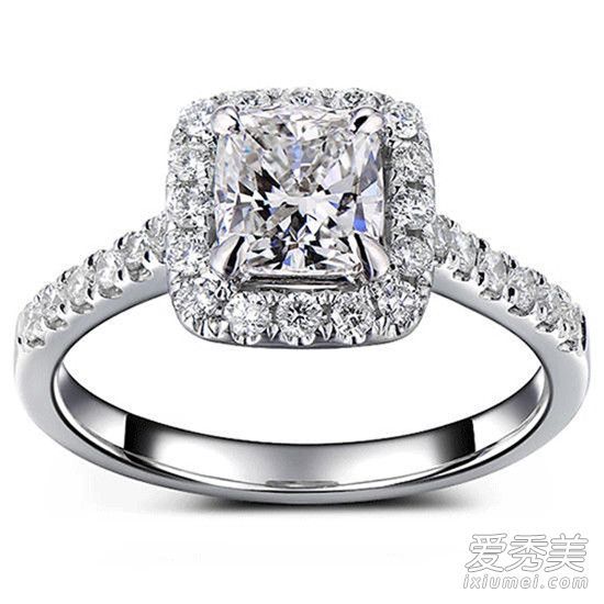 海瑞·温斯顿钻戒的价格和风格