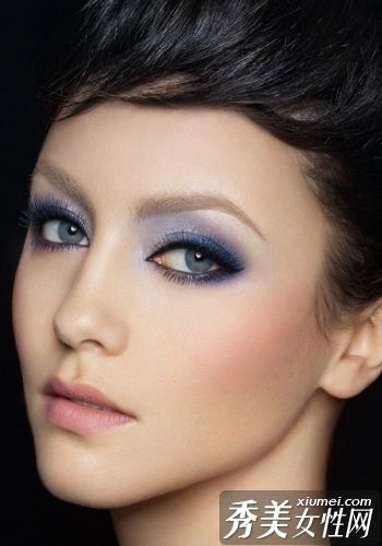 浓烈气田美和烟熏妆的五种时尚描述