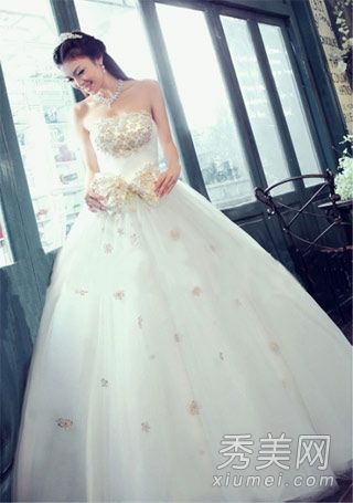 像公主结婚一样浪漫美丽的婚纱市场点