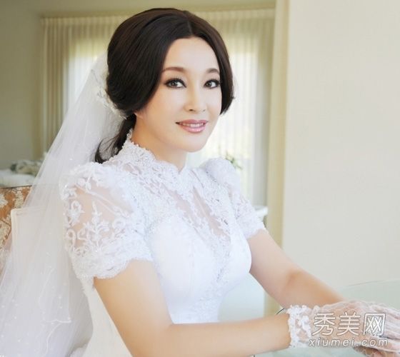 58岁的刘晓庆四次婚姻的老照片