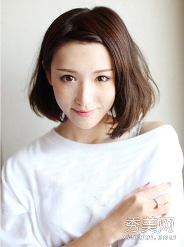 最新款女孩发型设计梨花头圆脸减肥必备