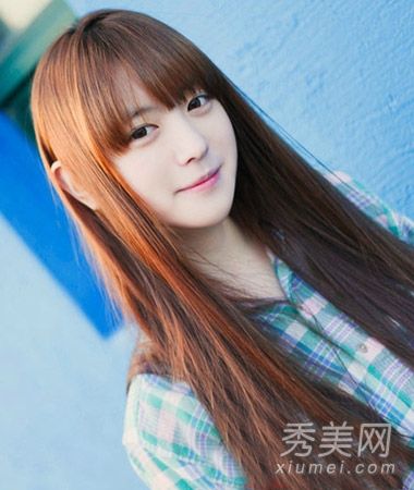 韩凡的直发，圆脸，长头发的人应该是瘦而有智慧的。