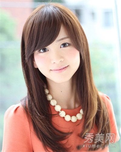 圆脸适合什么发型?长头发的美人,在面部修复时会很快变小。