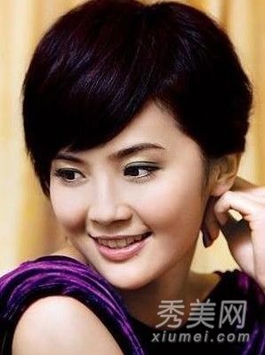 演艺圈,一个明星俱乐部,很快学会了一些技巧,马上就年轻了10岁。