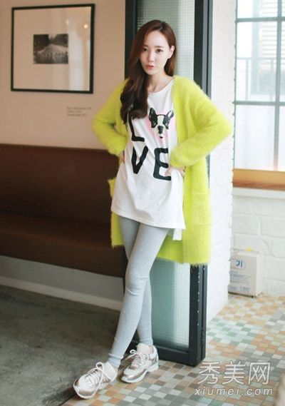 针织开衫配长裤+运动鞋韩版休闲风格