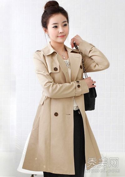 如何搭配卡其色外套