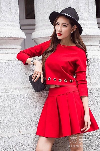 懒惰的MM喜欢穿西装，担心搭配时尚会出错。