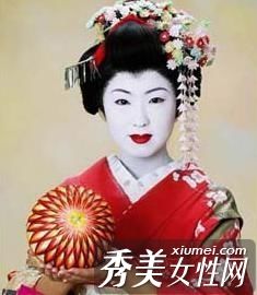 春节期间见父母避开5个化妆“雷区”