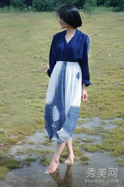 衬衫时尚多变，初秋穿着凌乱。