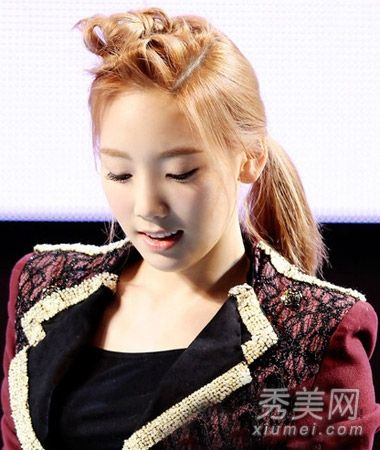 什么样的脸型适合9个无手镯的扎瓜子