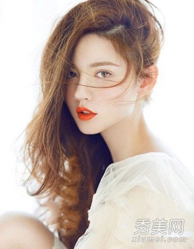 长脸女孩适合的发型图片蓬松长发最修剪