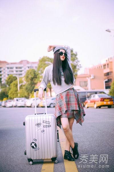 秋天穿短裙和短裤,很随意