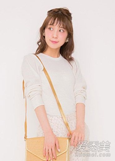 约会发式DIY 2半扎辫子展现交际花气息
