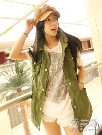 初秋穿背心+T恤，你会没事的！