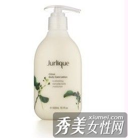 七热牛奶有助于消除橘皮