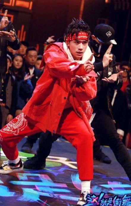 这是什么牌子的街舞杰克森衣，我在哪里可以买到