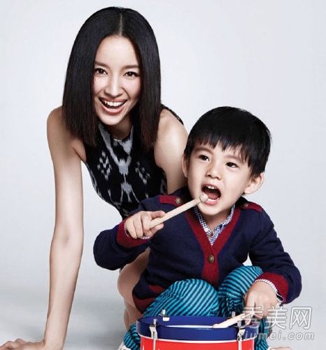 “单身热妈妈”天使变短发为女强人