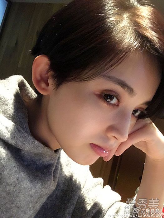 女演员都在给男朋友剪短头发。头发越短,越令人兴奋!