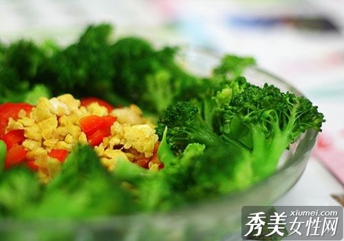 女性在25岁时可以通过吃3种蔬菜来抵抗衰老。