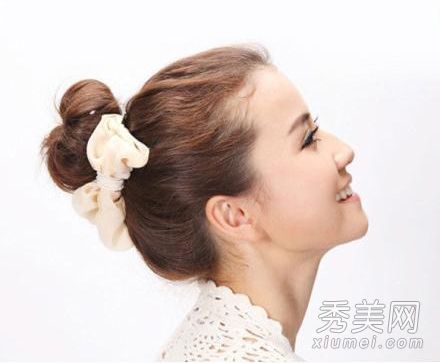 如何把好看的中国长发和韩国丸红头绑在一起