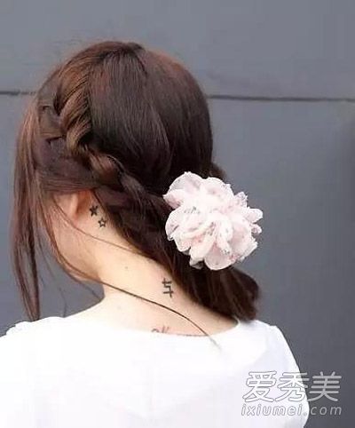 我必须每天学习香蝎子辫子，给我的心情一个假期。