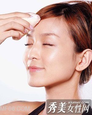 巧用乳液创造完美肌肤的7步