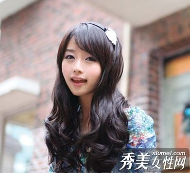 可爱小女人的甜美韩式卷发
