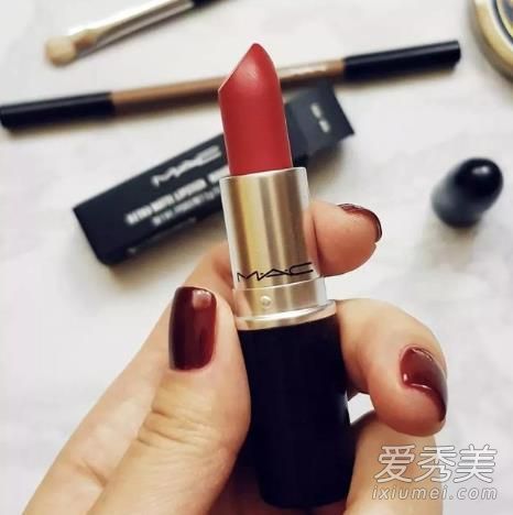 每个女孩都应该推荐一个苹果机子弹热色号码。