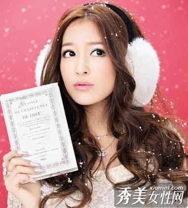 新年[化妆]桃花挡不住！