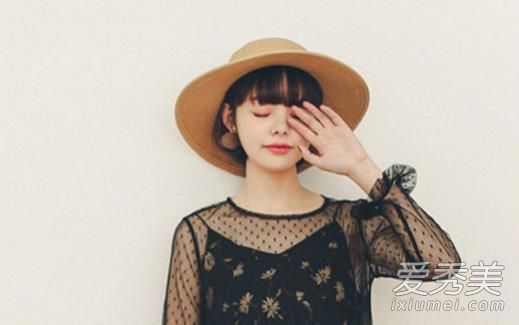 什么发型和头发颜色+刘海将在2018年夏天流行,以确定流行趋势。