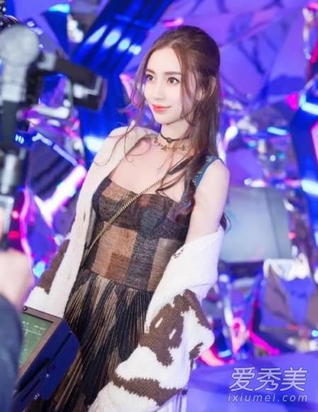 明星最新化妆清单枫叶唇膏成为亮点