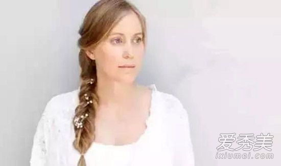 婚纱套装插花发型图俞家炳的清纯之美
