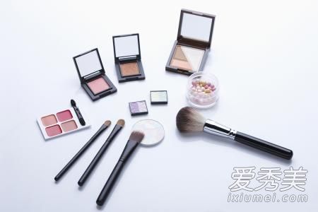 大学生化妆品品牌推荐